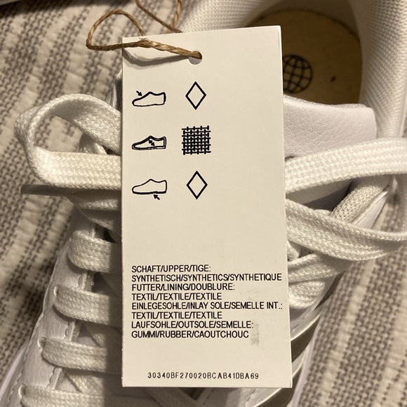 Adidas Grand Court 2.0 sneakers size 6.5 but fit 1/2 size bigger like a 7 - Picture 6 of 6